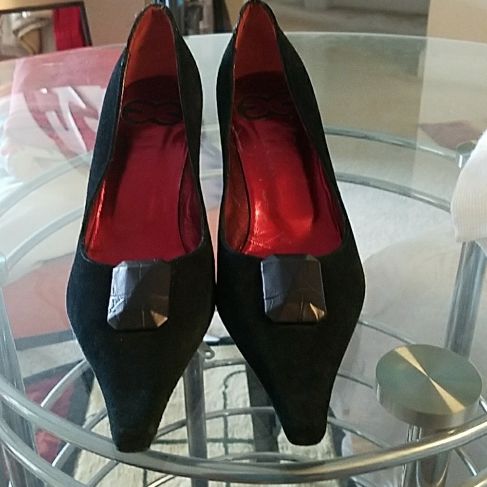 Escada black pumps